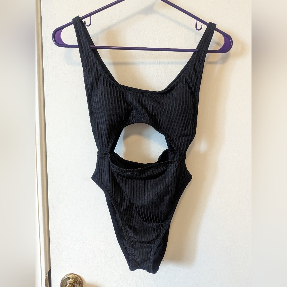 Ribbed cutout one piece